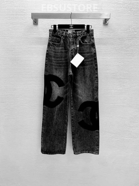 DAZZLING ELLA: Trendy clothing for men and women, plus stylish bags and pumps. Fashion that elevates your everyday look.